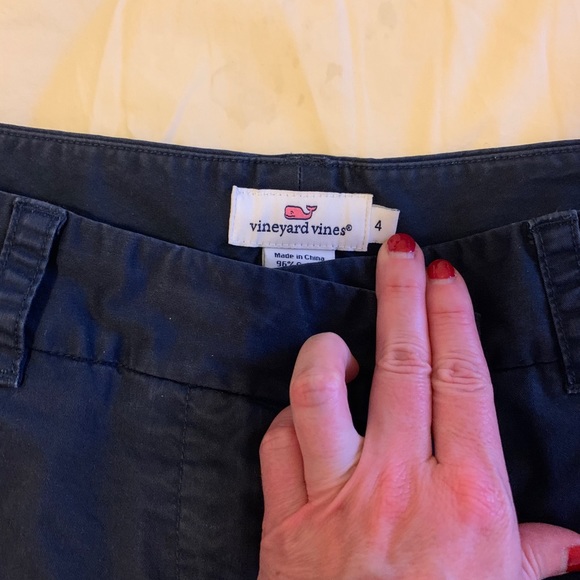 Vineyard Vines navy shorts - Picture 1 of 2